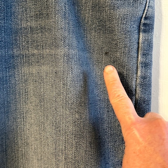 Levi’s 550 Classic Relaxed Fit Medium Wash Blue Jeans Sz W 44 L 30 - Picture 3 of 13